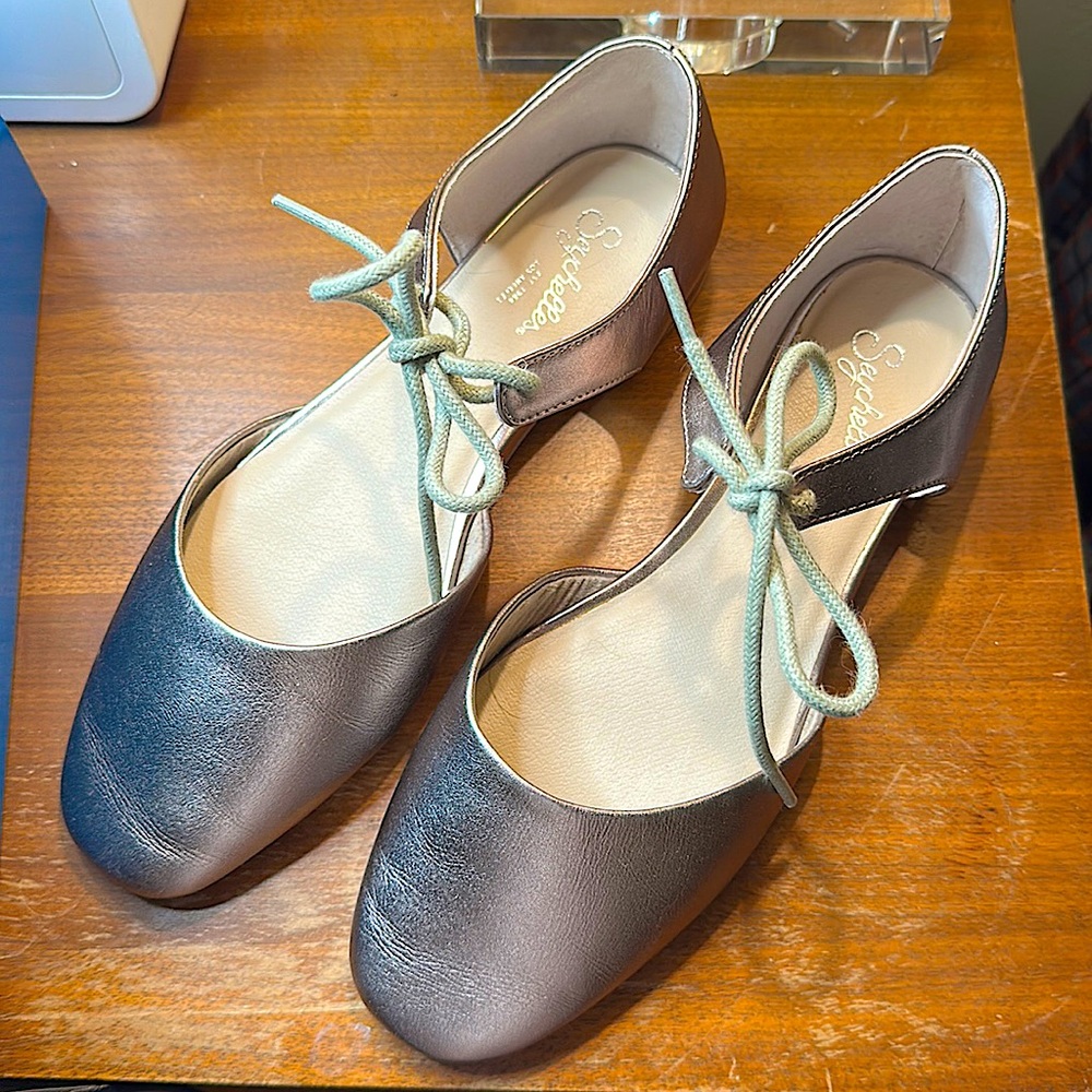 SEYCHELLES | Prospect Tie-Front Metallic Pewter Silver Ballet Flats | 6.5 M